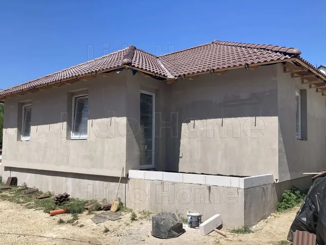 Eladó ház Tab 80 nm