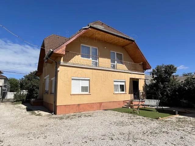 Eladó ház Balatonszabadi 180 nm