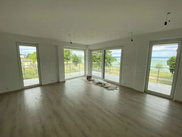 Eladó lakás Siófok, Ezüstpart 83 nm
