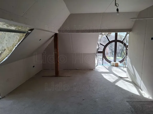 Eladó kereskedelmi és ipari ingatlan Siófok, Belváros 85 nm