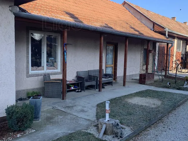 Eladó ház Balatonszárszó 124 nm