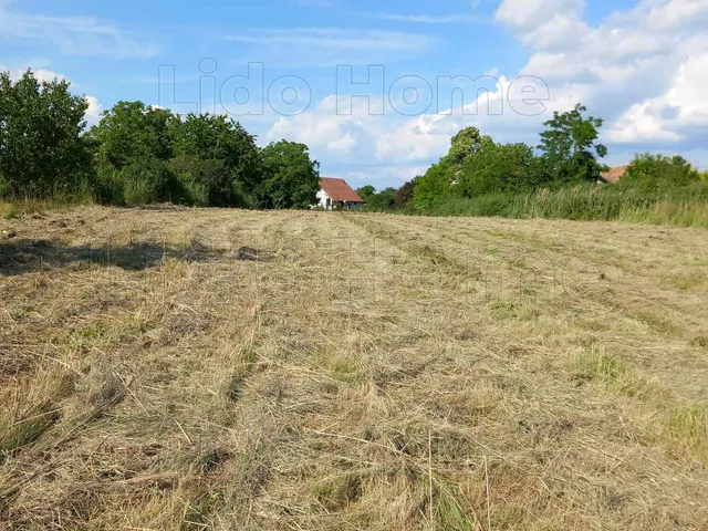 Eladó telek Balatonszabadi 4143 nm