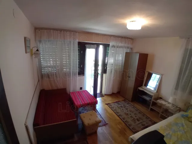 Eladó kereskedelmi és ipari ingatlan Siófok, Aranypart 250 nm