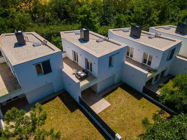 Eladó lakás Balatonszárszó 74 nm