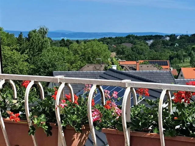 Eladó üdülő és hétvégi ház Siófok 240 nm