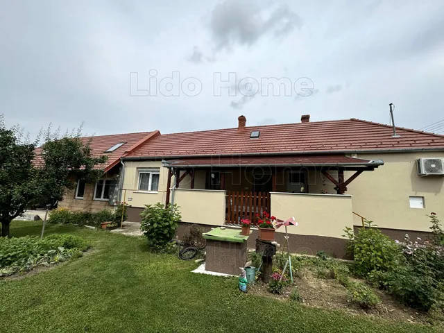 Eladó ház Keszthely 180 nm