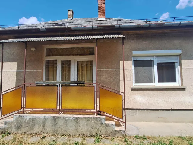Eladó ház Lajoskomárom 85 nm