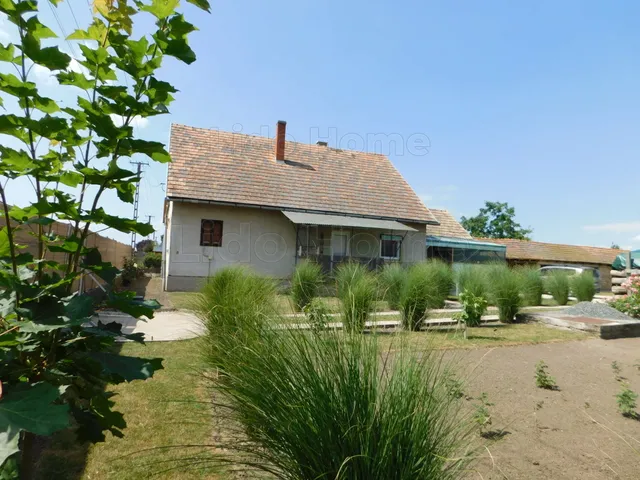 Eladó ház Enying, Kabókapuszta 136 nm