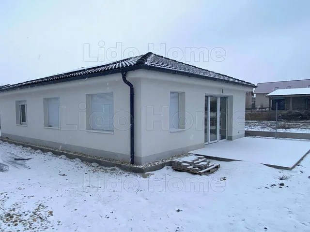 Eladó ház Siófok, Sóstó 98 nm