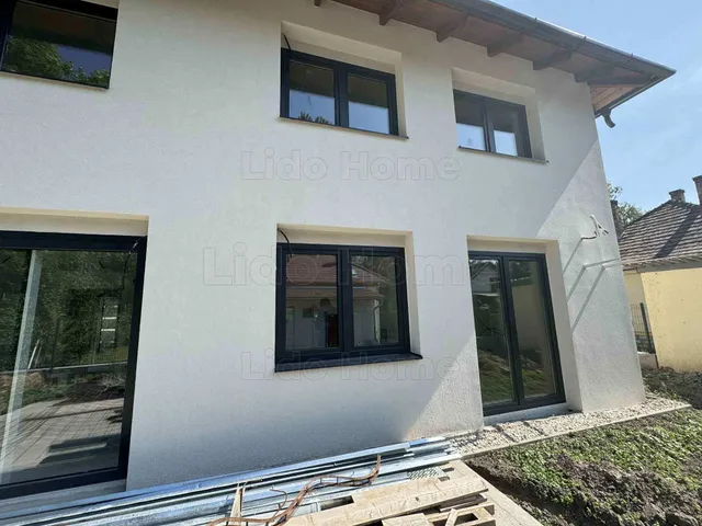 Eladó üdülő és hétvégi ház Siófok, Ezüstpart 68 nm