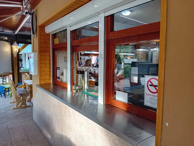 Kiadó kereskedelmi és ipari ingatlan Siófok, Szabadifürdő 460 nm
