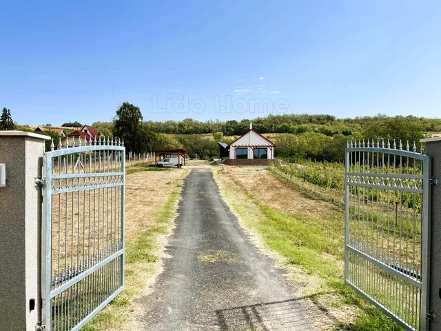 Eladó ház Kőröshegy 95 nm