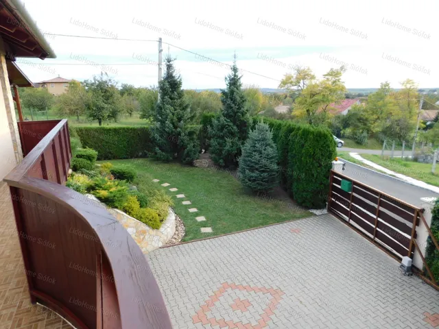 Eladó ház Siófok, Balatonkiliti 158 nm