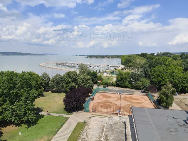 Eladó nyaraló Balatonföldvár 24 nm