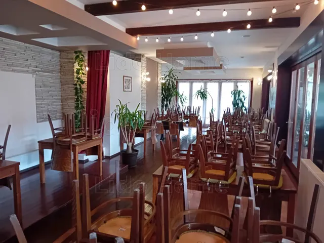 Eladó kereskedelmi és ipari ingatlan Siófok, Belváros 1300 nm