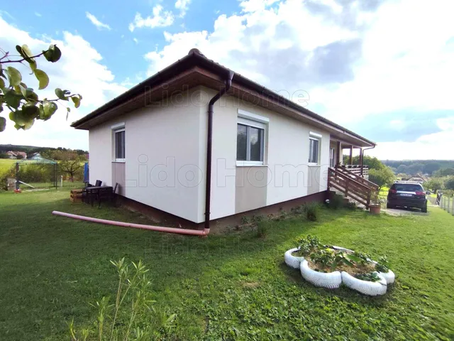 Eladó ház Balatonboglár, Szőlőskislak 130 nm