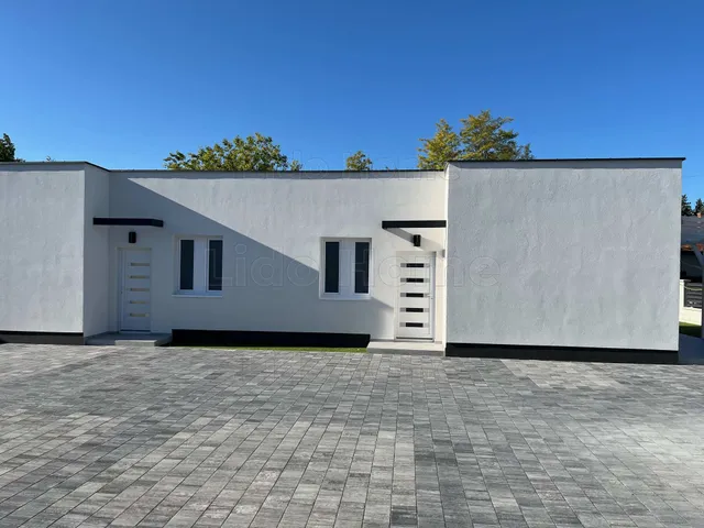 Eladó üdülő és hétvégi ház Siófok, Sóstó 45 nm