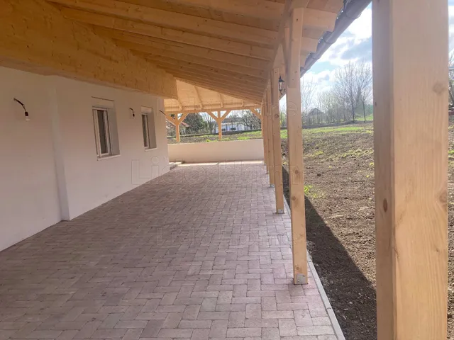 Eladó ház Ságvár 87 nm