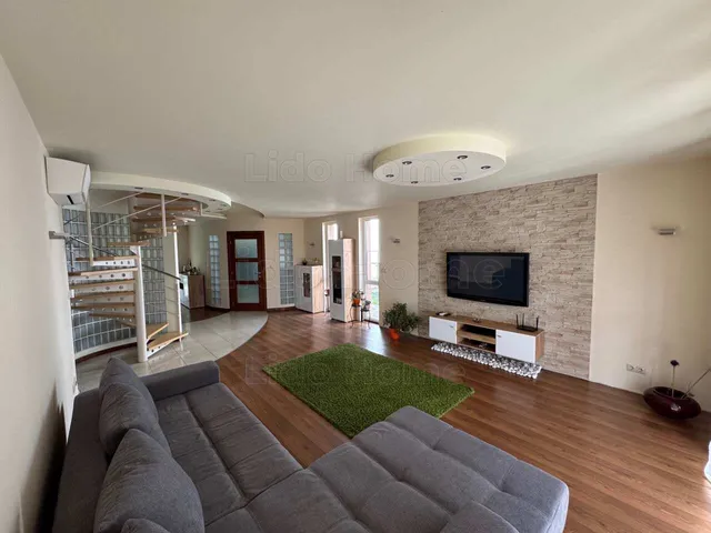 Eladó ház Siófok, Fokihegy 200 nm