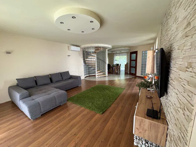 Eladó ház Siófok, Fokihegy 200 nm