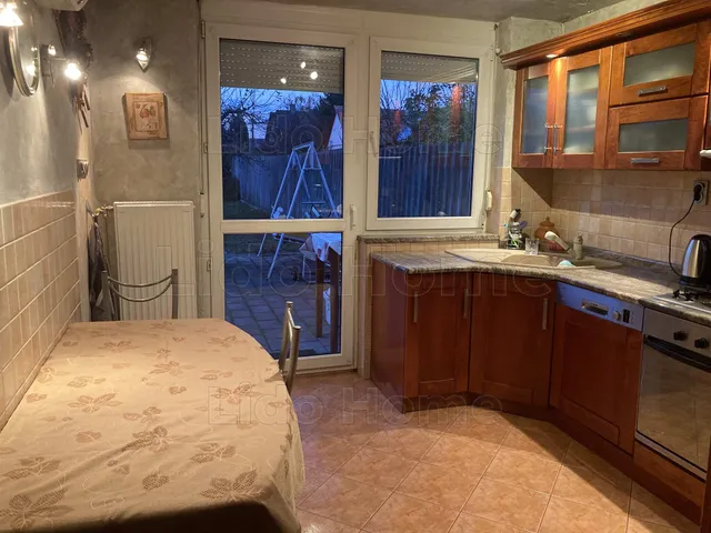 Eladó ház Tamási 378 nm