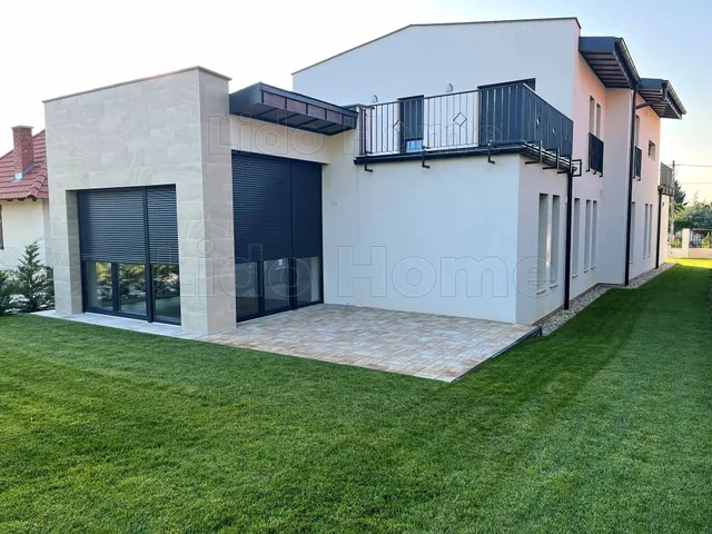 Kiadó lakás Balatonszárszó 117 nm