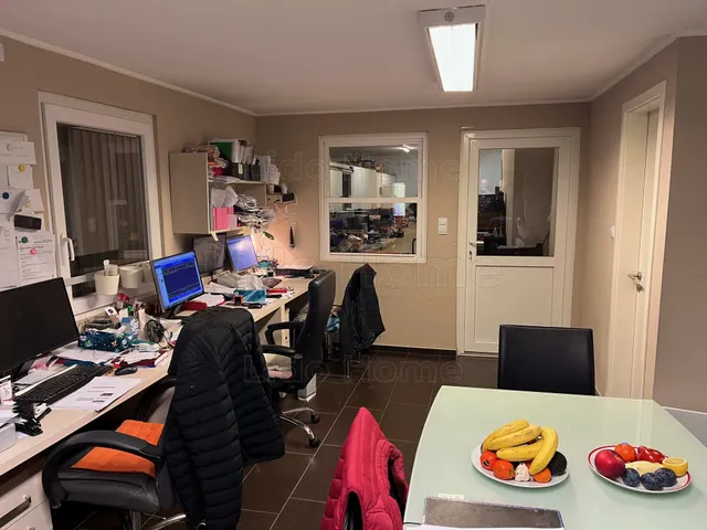 Eladó kereskedelmi és ipari ingatlan Siófok, Ipartelep 600 nm