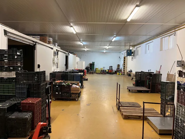 Eladó kereskedelmi és ipari ingatlan Siófok, Ipartelep 600 nm