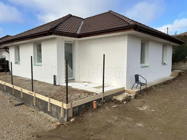 Eladó ház Tab 80 nm