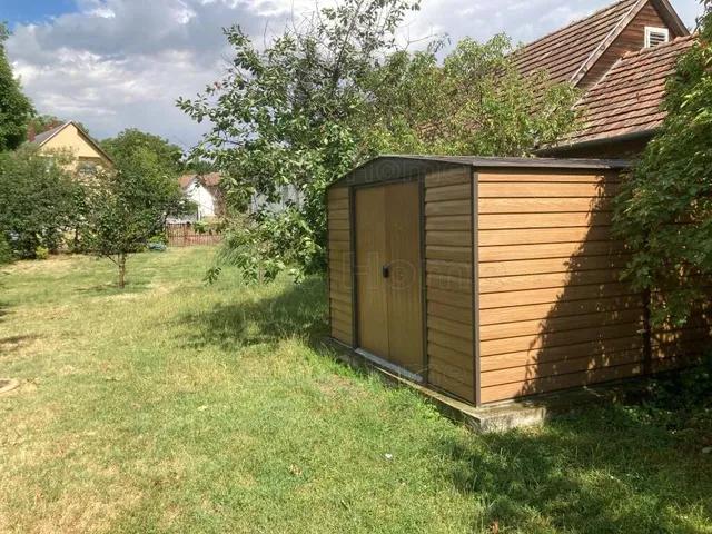 Eladó telek Zamárdi 1180 nm