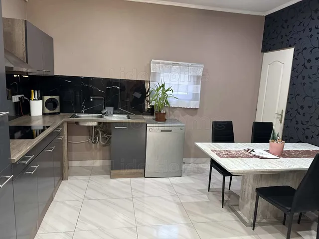 Eladó ház Enying, Balatonbozsok 120 nm