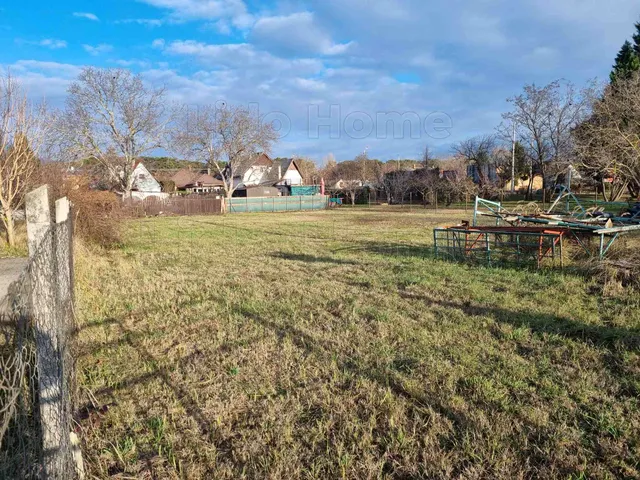 Kiadó telek Siófok, Belváros 946 nm