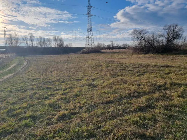 Kiadó kereskedelmi és ipari ingatlan Siófok, Belváros 6522 nm