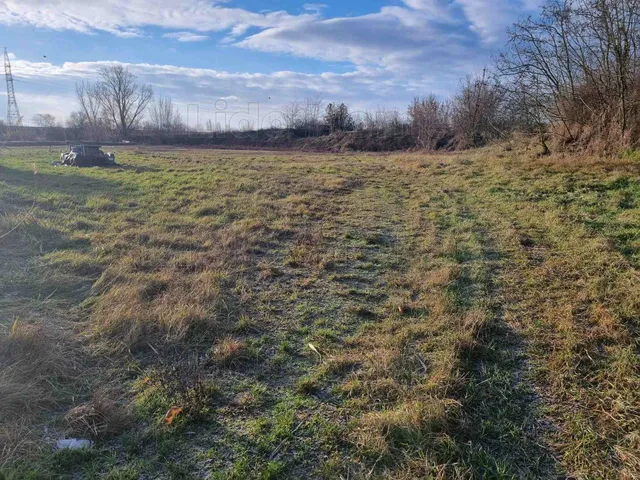 Kiadó kereskedelmi és ipari ingatlan Siófok, Belváros 6522 nm