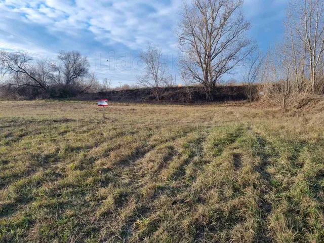 Kiadó kereskedelmi és ipari ingatlan Siófok, Belváros 6522 nm