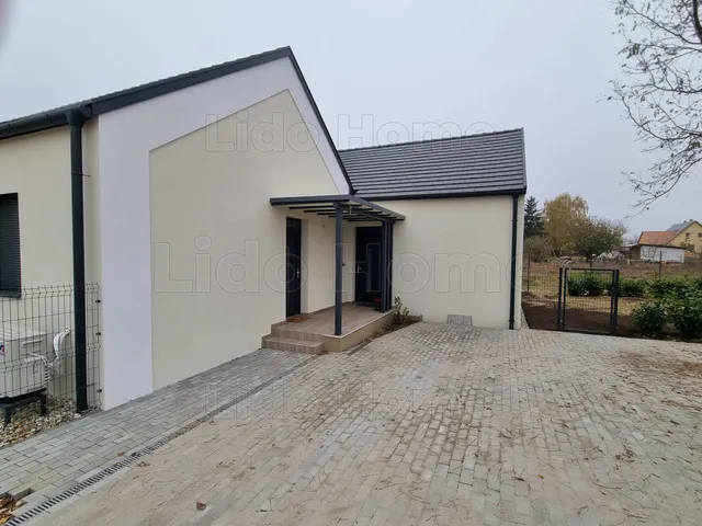 Eladó ház Ságvár 68 nm