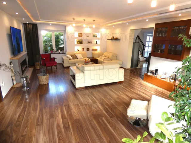 Eladó ház Siófok, Belváros 398 nm