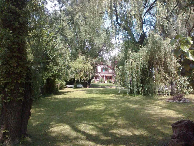 Eladó üdülő és hétvégi ház Balatonkenese 350 nm