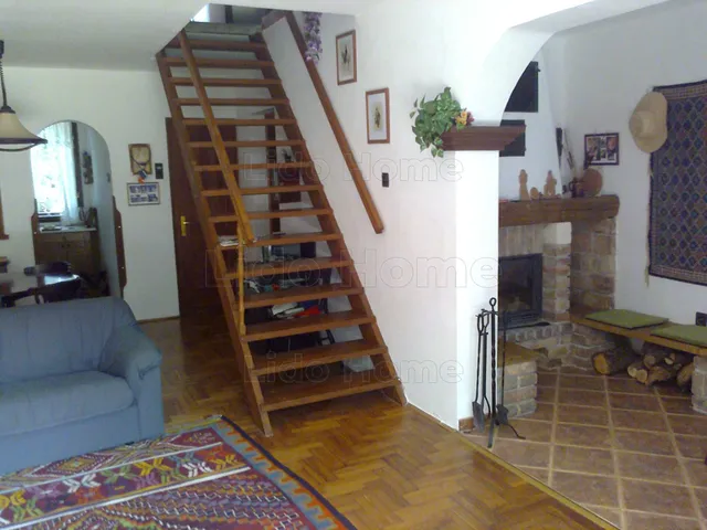 Eladó üdülő és hétvégi ház Balatonkenese 350 nm