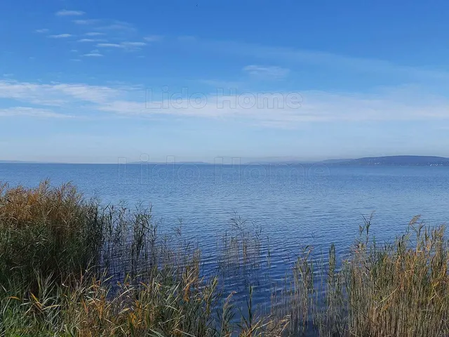 Eladó nyaraló Balatonkenese 350 nm