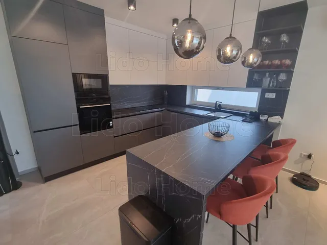 Eladó ház Siófok, Szabadifürdő 176 nm