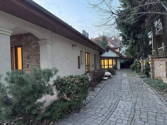 Eladó ház Siófok, Aranypart 200 nm