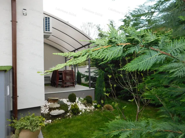 Eladó ház Siófok, Szabadifürdő 142 nm