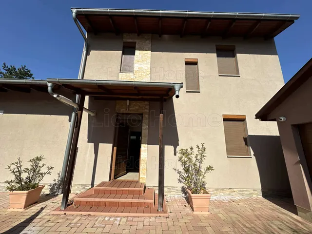 Eladó ház Siófok, Balatonszéplak 128 nm