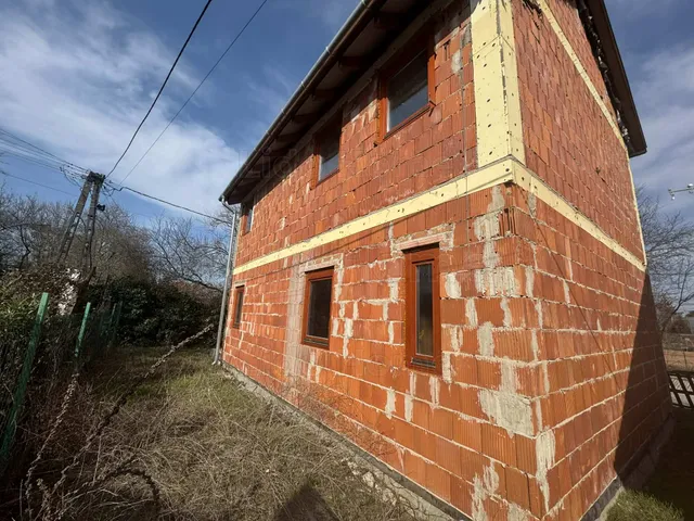 Eladó üdülő és hétvégi ház Siófok, Sóstó 92 nm