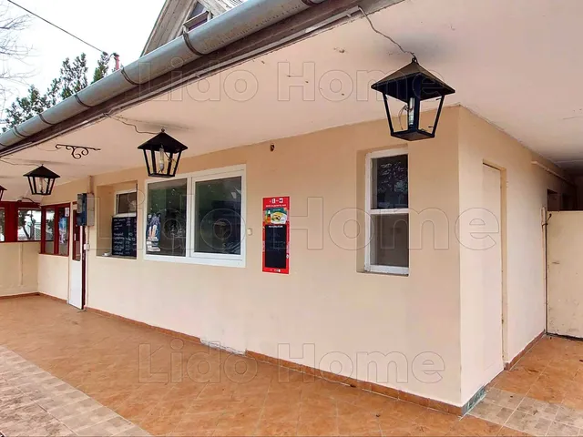 Eladó kereskedelmi és ipari ingatlan Siófok, Ezüstpart 120 nm