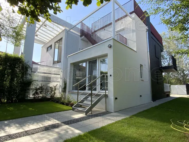 Eladó üdülő és hétvégi ház Zamárdi, Fürdőtelep 89 nm