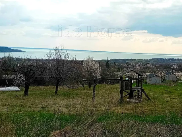 Eladó telek Balatonalmádi 20 nm