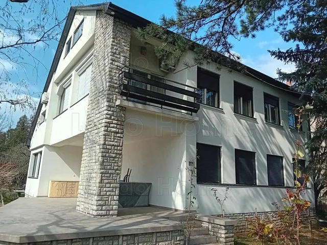 Eladó ház Balatonföldvár 240 nm