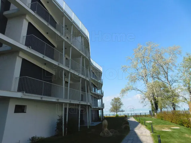 Eladó lakás Siófok, Ezüstpart 65 nm